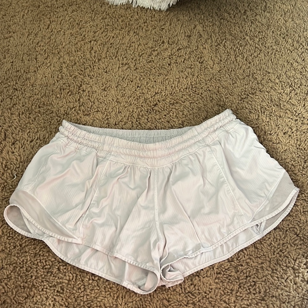 White Lululemon Hotty Hot Shorts 2.5 inseam